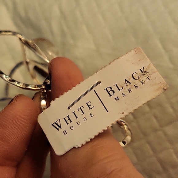 White House Black Market Gold and Black Bracelet
Wore 1 x. - Picture 5 of 7